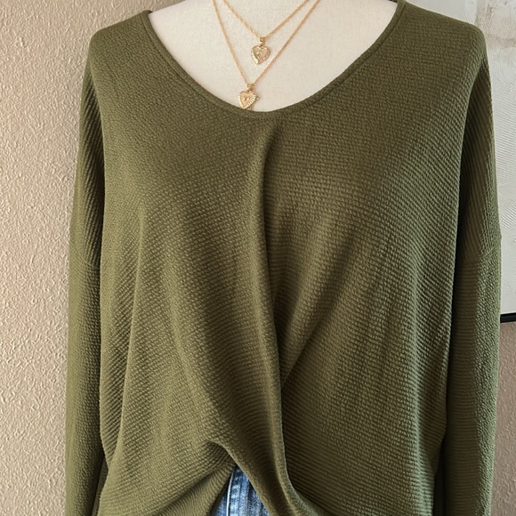 Front twist olive ribbed sweater - Picture 4 of 7